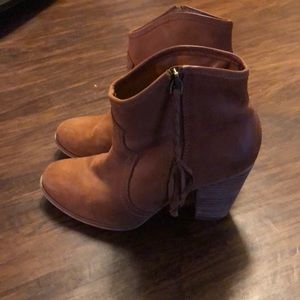 Luggage/chestnut leather booties with braided zip